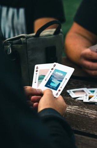 liên hệ 33Win